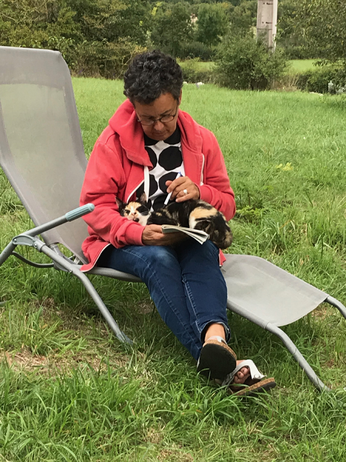 Lola écoutant du piano